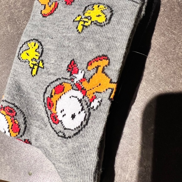 2pack Snoopy socks - Picture 2 of 2